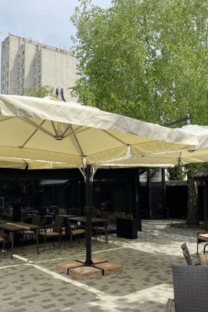 parasol zewnętrzny wspornikowy quadro